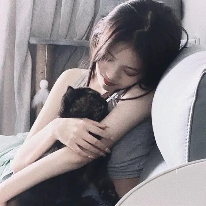 黑夜里的眼睛